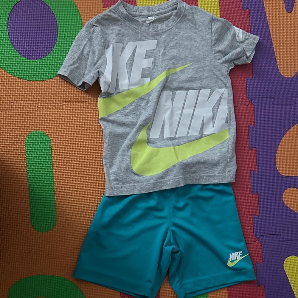 Nike Gray T-Shirt with Lime Logo and Teal Shorts 3-4 T XS boys